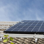 Rolety napájené solárním panelem: Moderní eko řešení